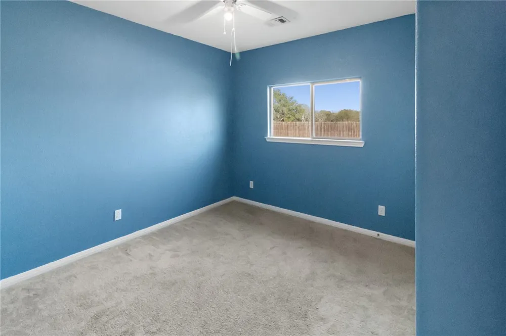 402 W Sullivan Street Skidmore, TX 78389