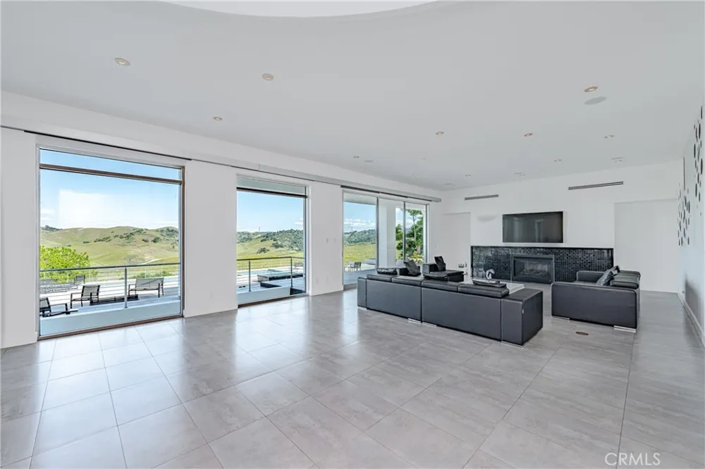 23980 Falcons View Diamond Bar, CA 91765