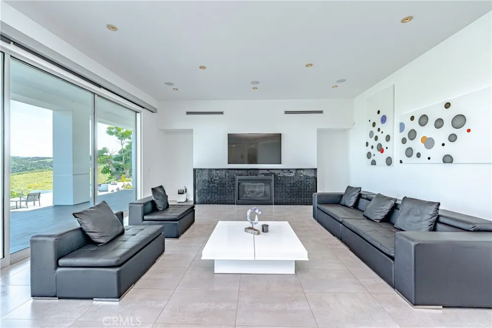 23980 Falcons View Diamond Bar, CA 91765