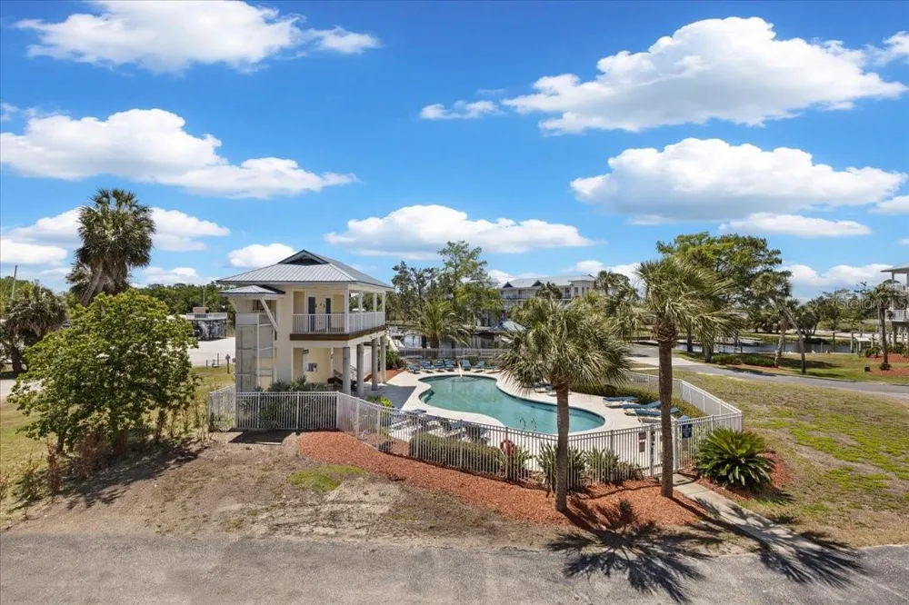 54 SE 910TH AVENUE #115 Suwannee, FL 32692