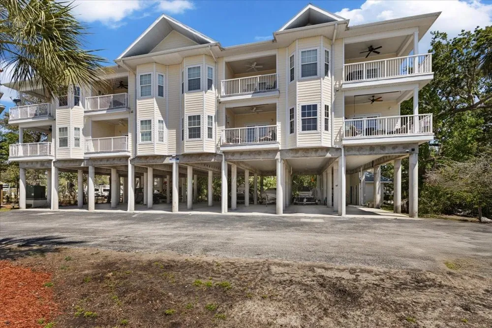 54 SE 910TH AVENUE #115 Suwannee, FL 32692