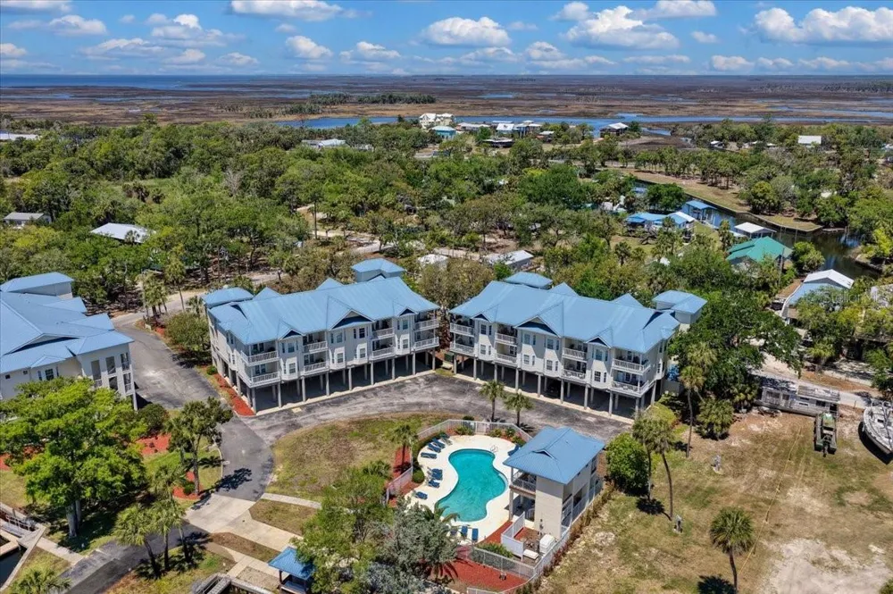 54 SE 910TH AVENUE #115 Suwannee, FL 32692