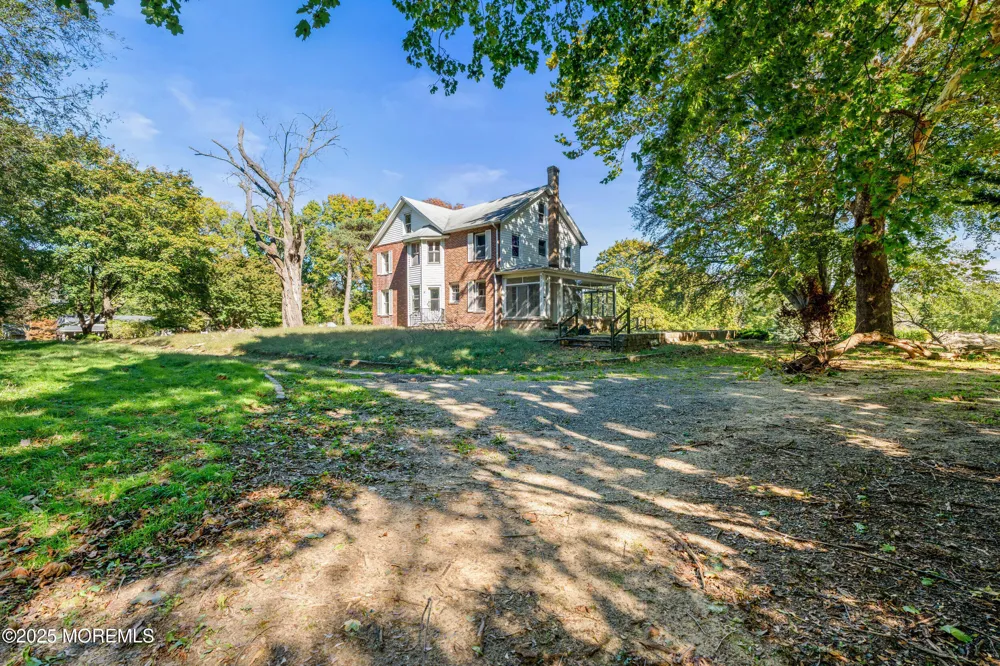 74 Reynolds Drive Eatontown, NJ 07724