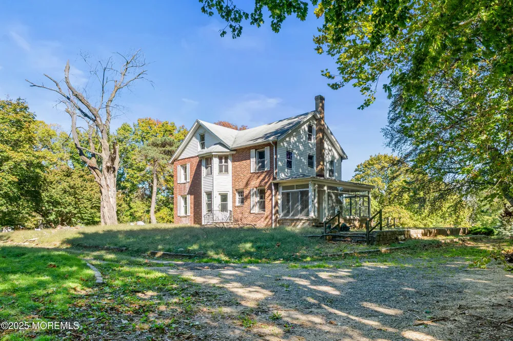 74 Reynolds Drive Eatontown, NJ 07724