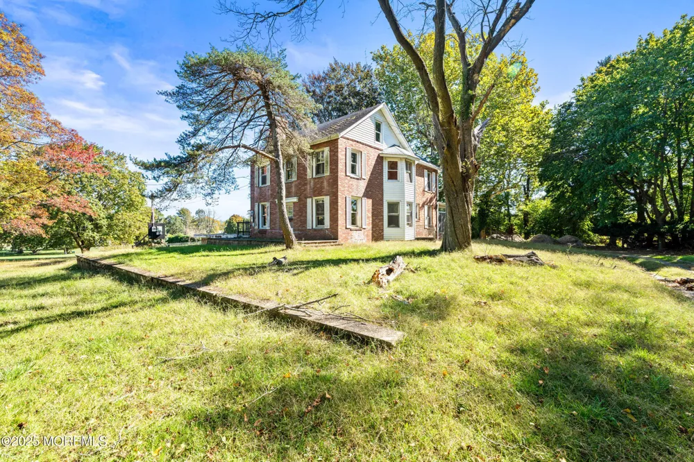 74 Reynolds Drive Eatontown, NJ 07724