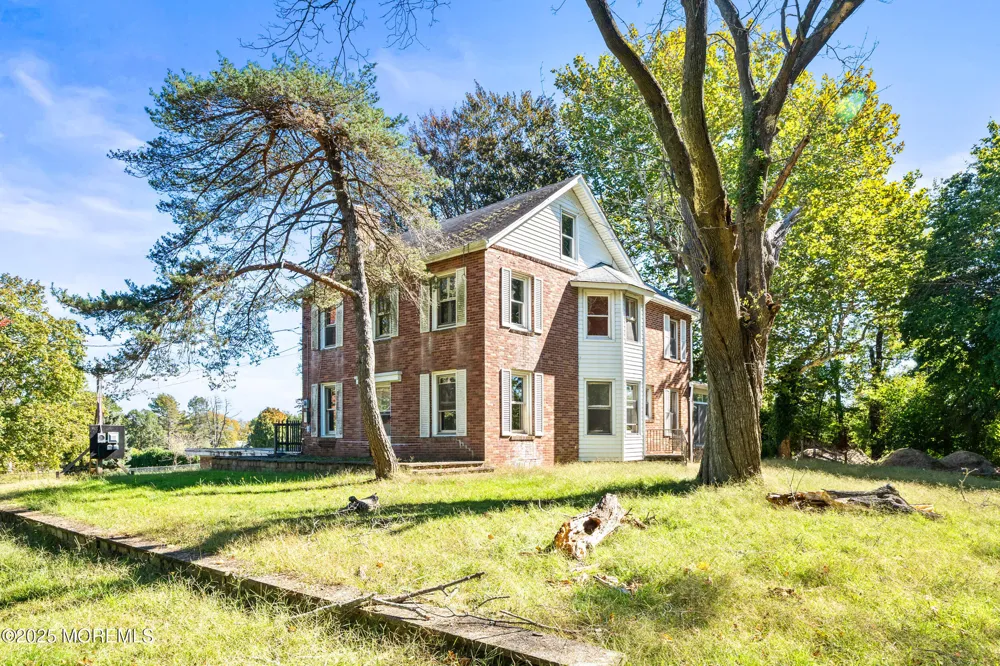 74 Reynolds Drive Eatontown, NJ 07724