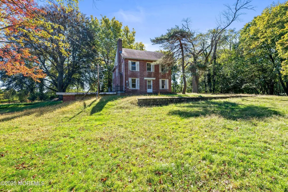 74 Reynolds Drive Eatontown, NJ 07724