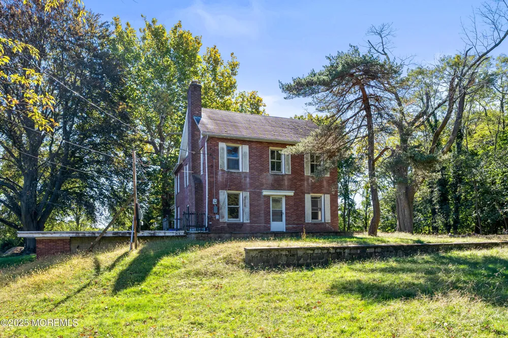 74 Reynolds Drive Eatontown, NJ 07724