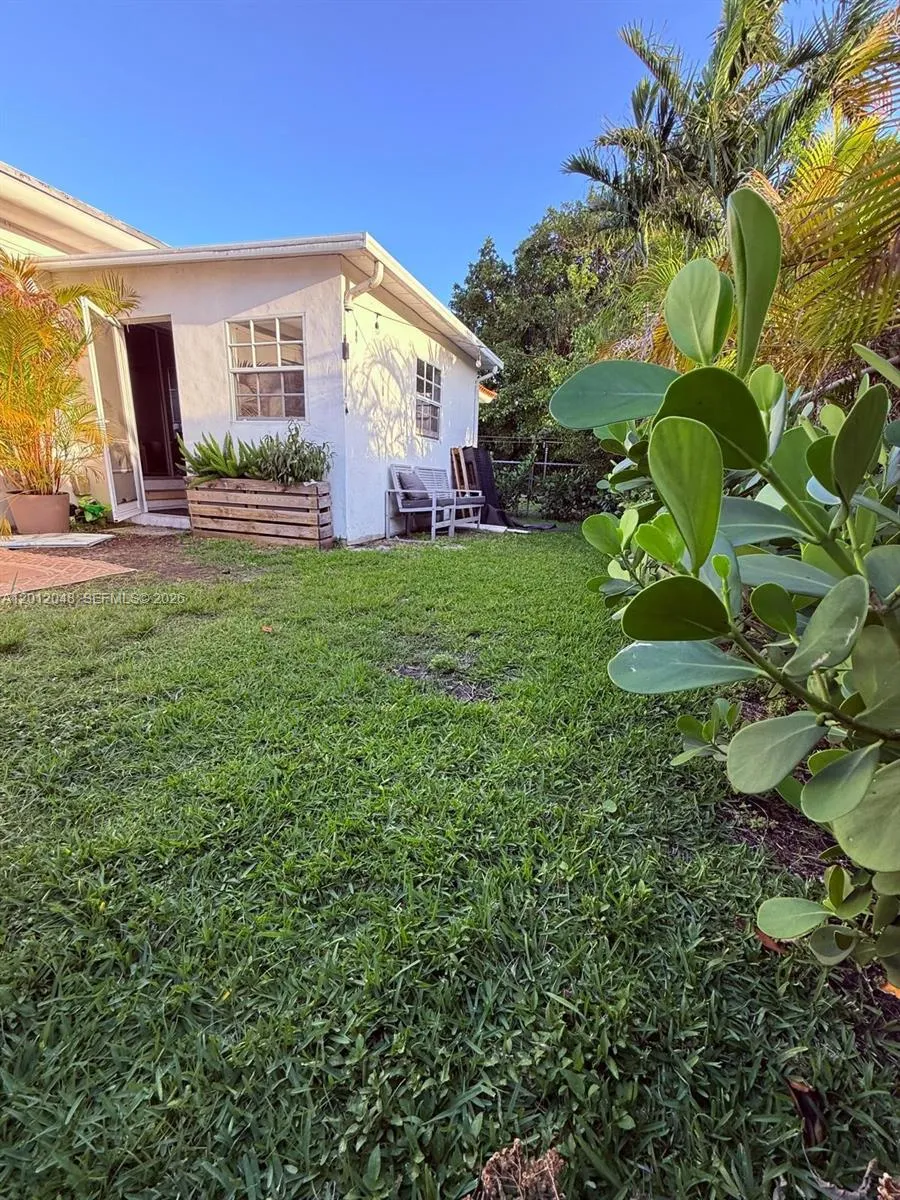 9356 Byron Ave Surfside, FL 33154