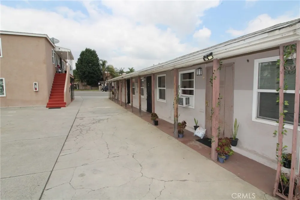 4986 Southern Avenue #E South Gate, CA 90280