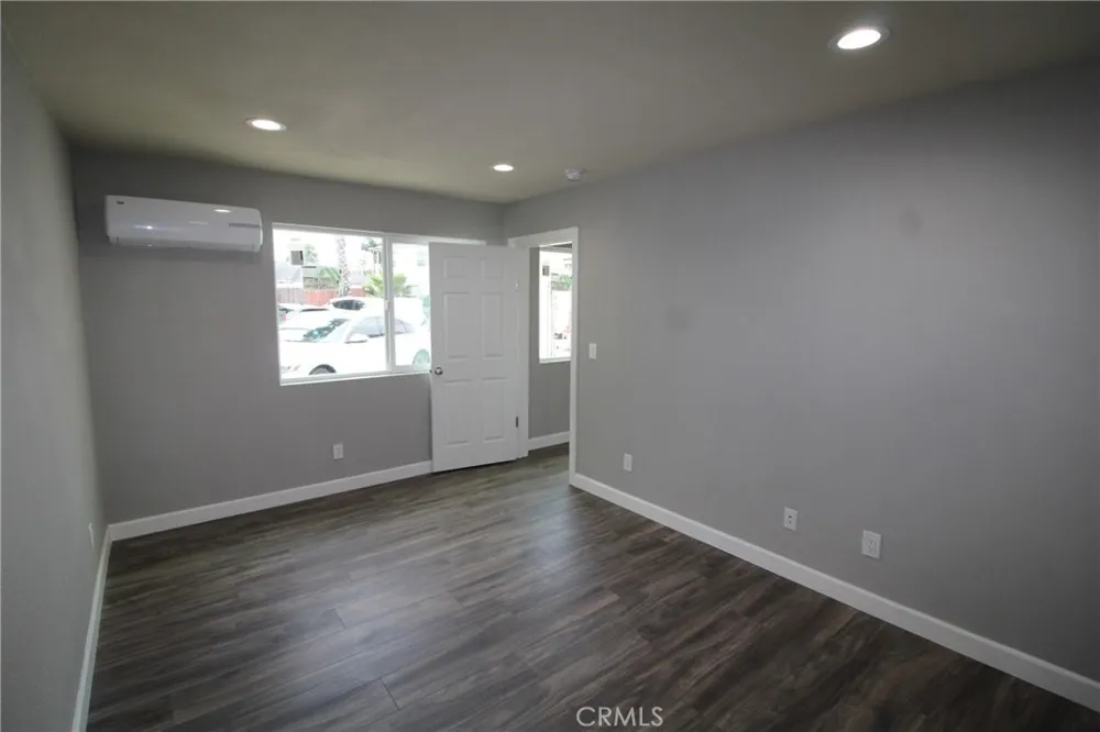 4986 Southern Avenue #E South Gate, CA 90280