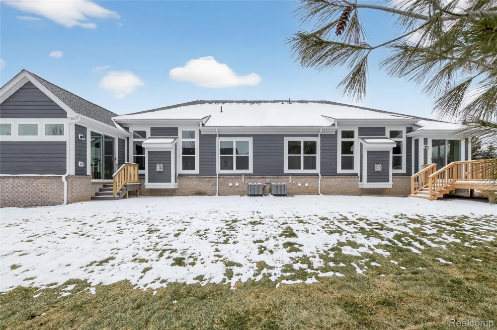 1458 Turner Drive #5 Commerce Charter Township, MI 48390