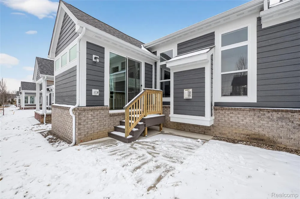 1458 Turner Drive #5 Commerce Charter Township, MI 48390