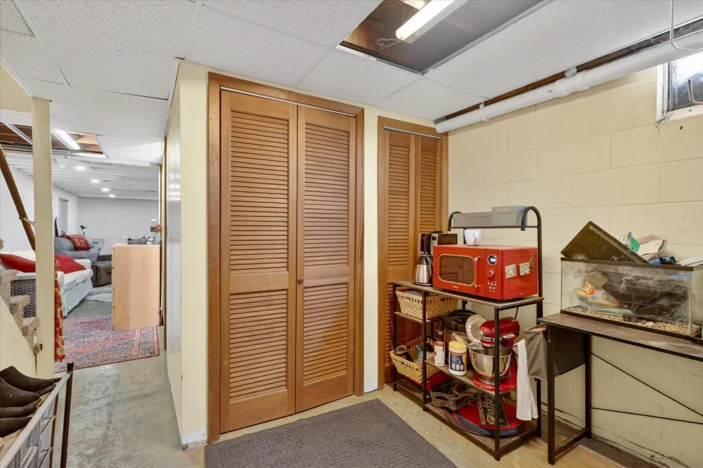 3262 W Wagner Road Buchanan, MI 49107