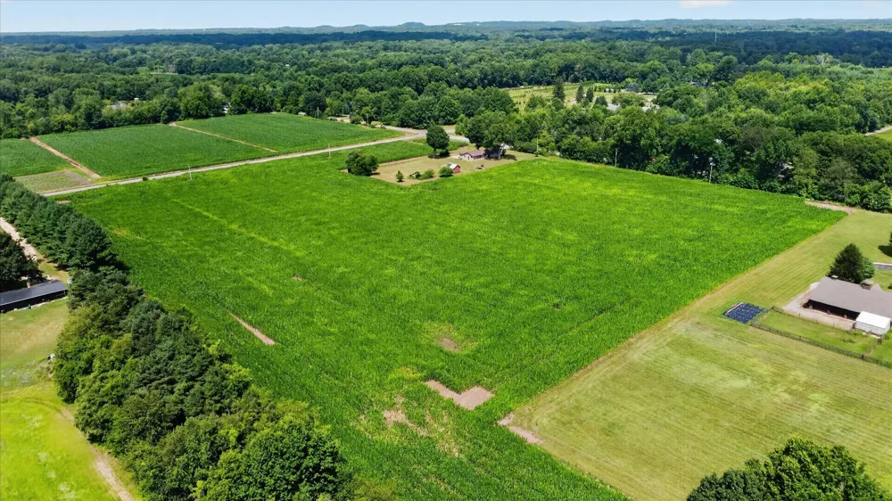 3262 W Wagner Road Buchanan, MI 49107