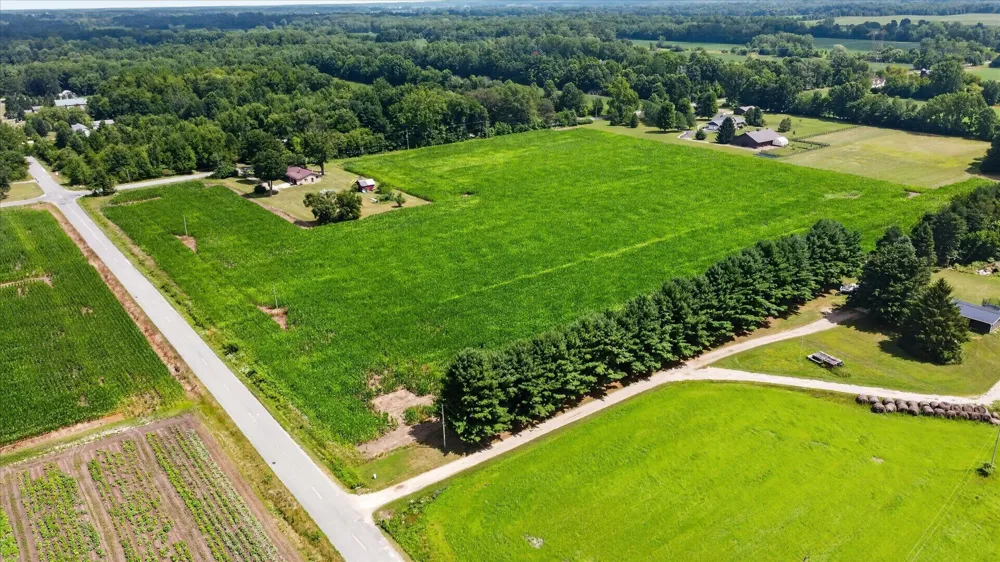 3262 W Wagner Road Buchanan, MI 49107