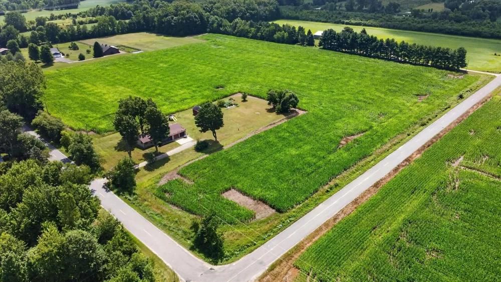3262 W Wagner Road Buchanan, MI 49107