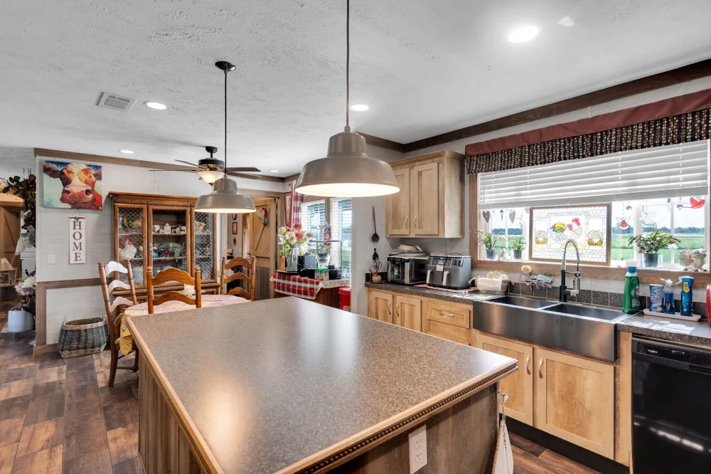 379 FM 80 S Teague, TX 75860