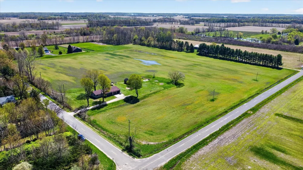 3262 W Wagner Road Weesaw Township, MI 49107