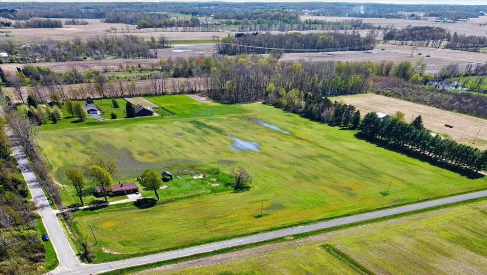 3262 W Wagner Road Weesaw Township, MI 49107