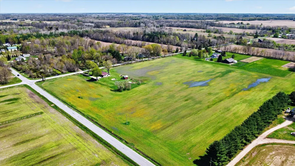 3262 W Wagner Road Weesaw Township, MI 49107
