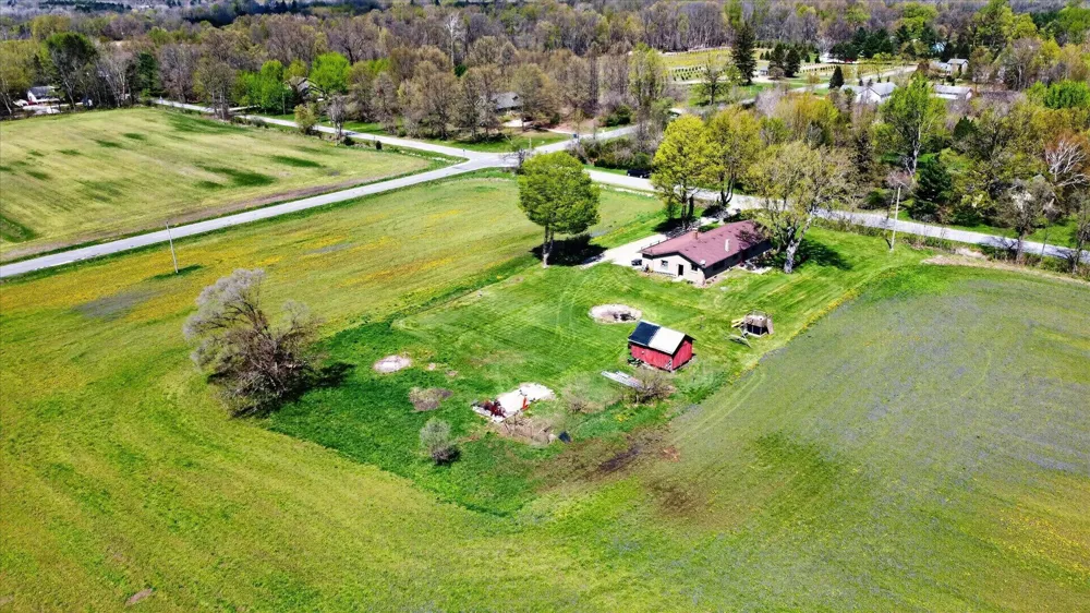 3262 W Wagner Road Weesaw Township, MI 49107