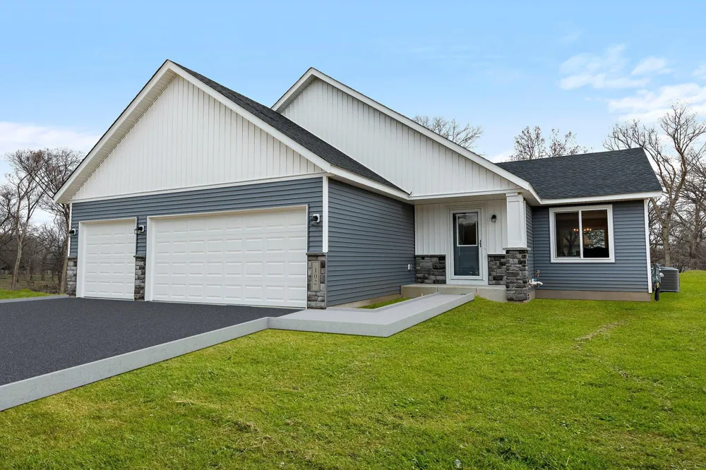 13 Kodiak Court North Mankato, MN 56003