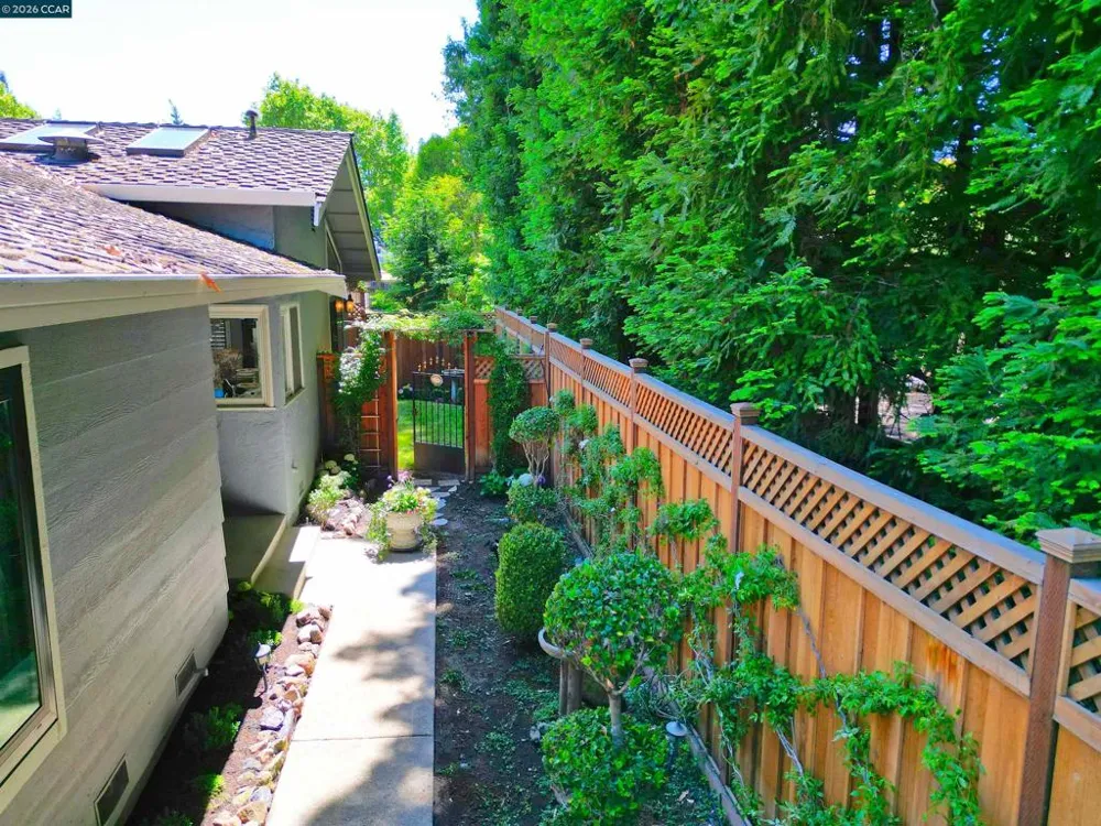 131 Shoshone Court Danville, CA 94526