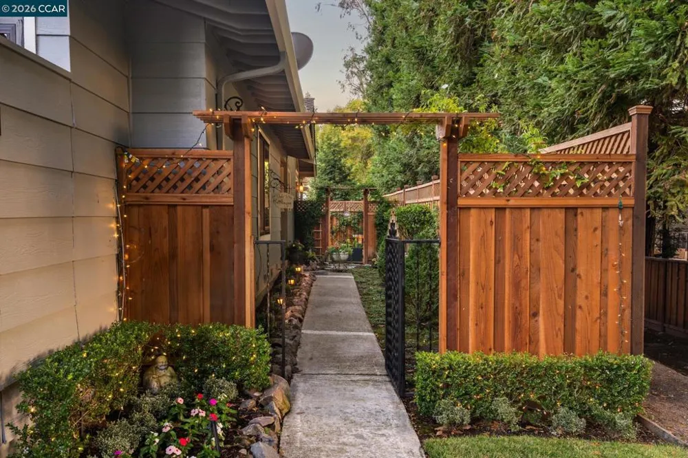 131 Shoshone Court Danville, CA 94526