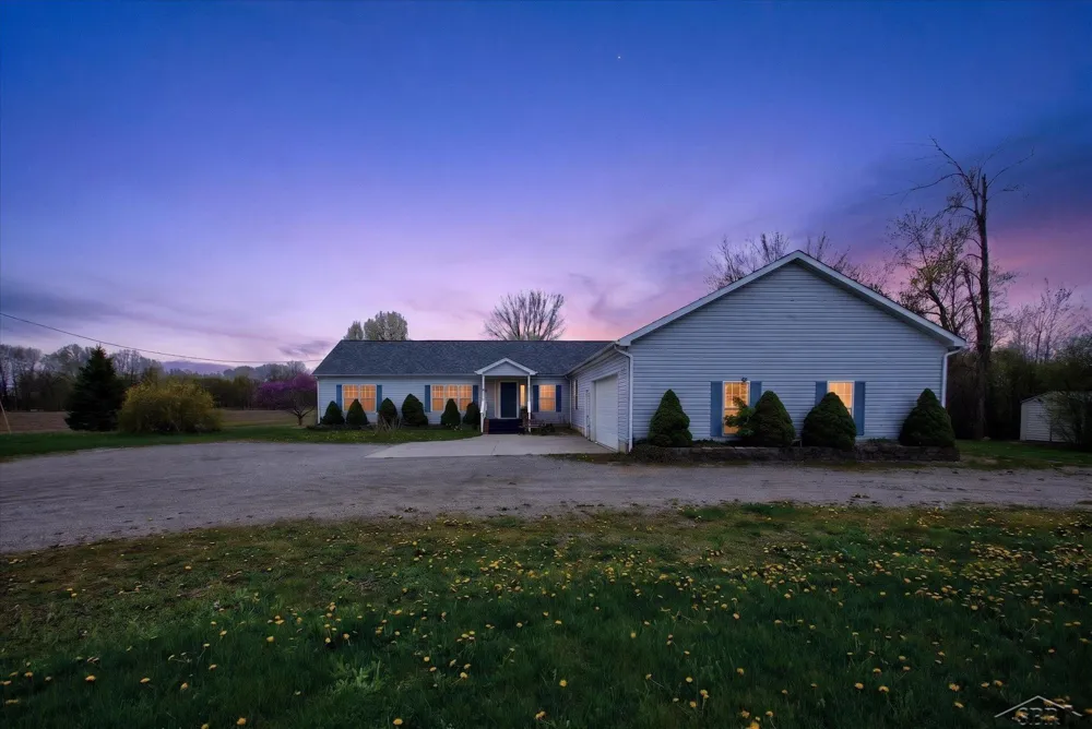 11087 Pierce Road Tittabawassee Township, MI 48623