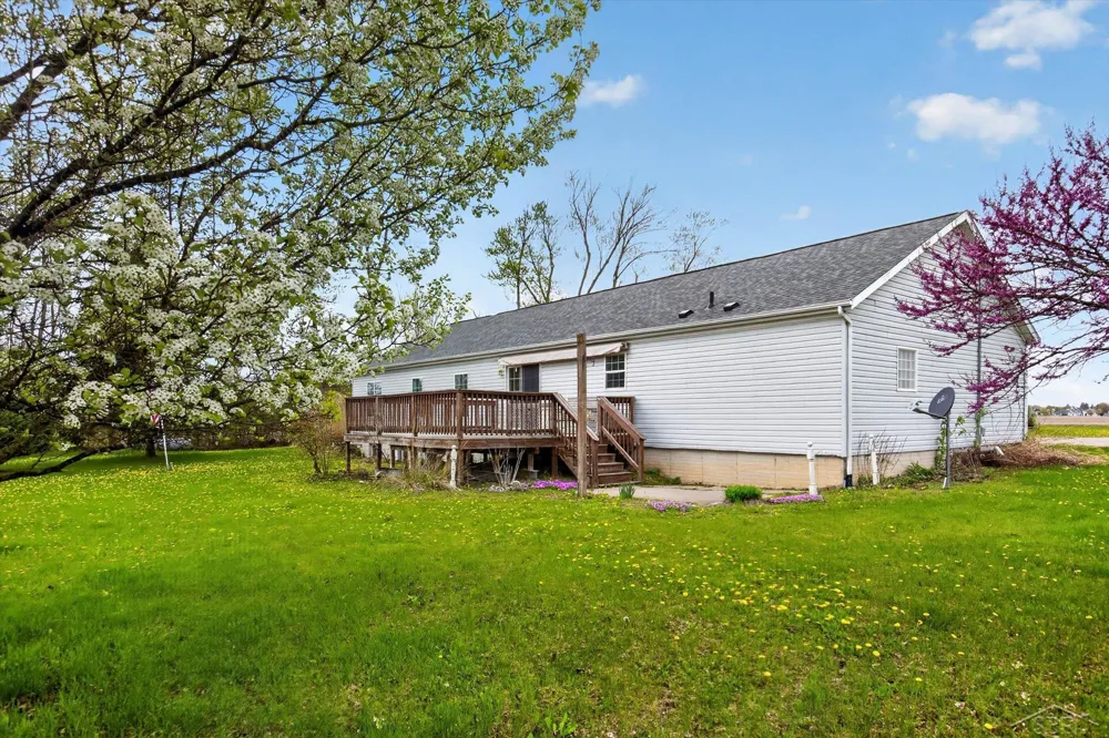 11087 Pierce Road Tittabawassee Township, MI 48623