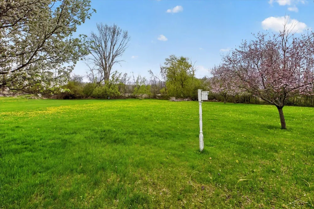11087 Pierce Road Tittabawassee Township, MI 48623