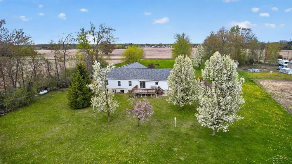 11087 Pierce Road Tittabawassee Township, MI 48623