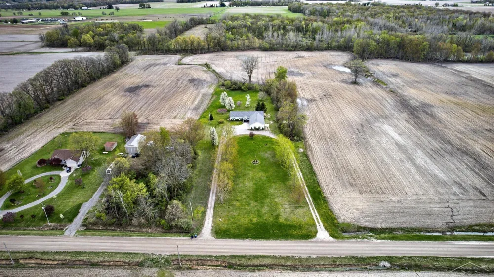 11087 Pierce Road Tittabawassee Township, MI 48623