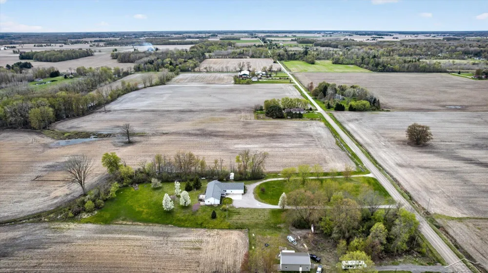 11087 Pierce Road Tittabawassee Township, MI 48623