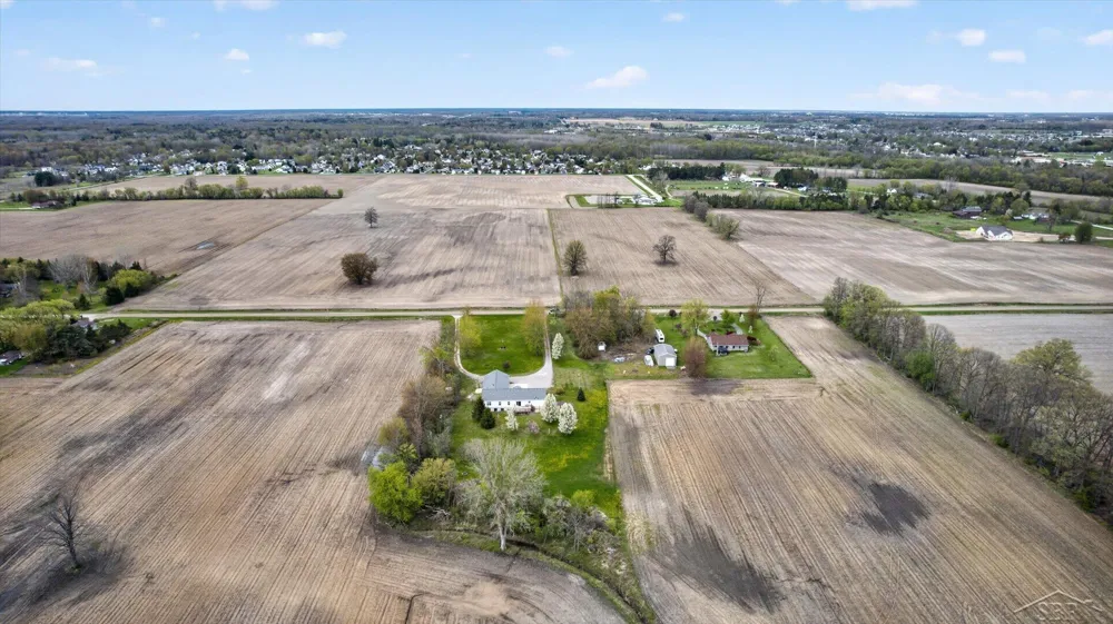11087 Pierce Road Tittabawassee Township, MI 48623
