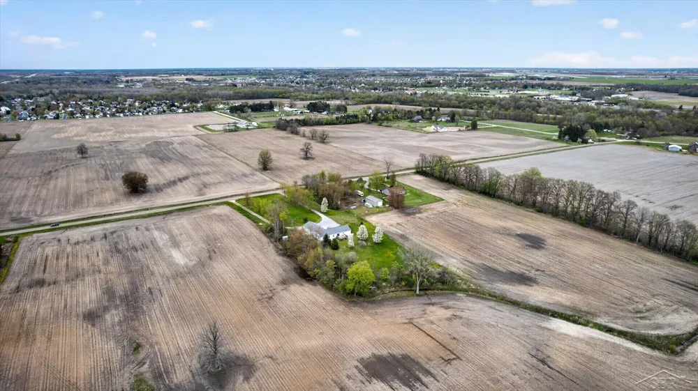 11087 Pierce Road Tittabawassee Township, MI 48623