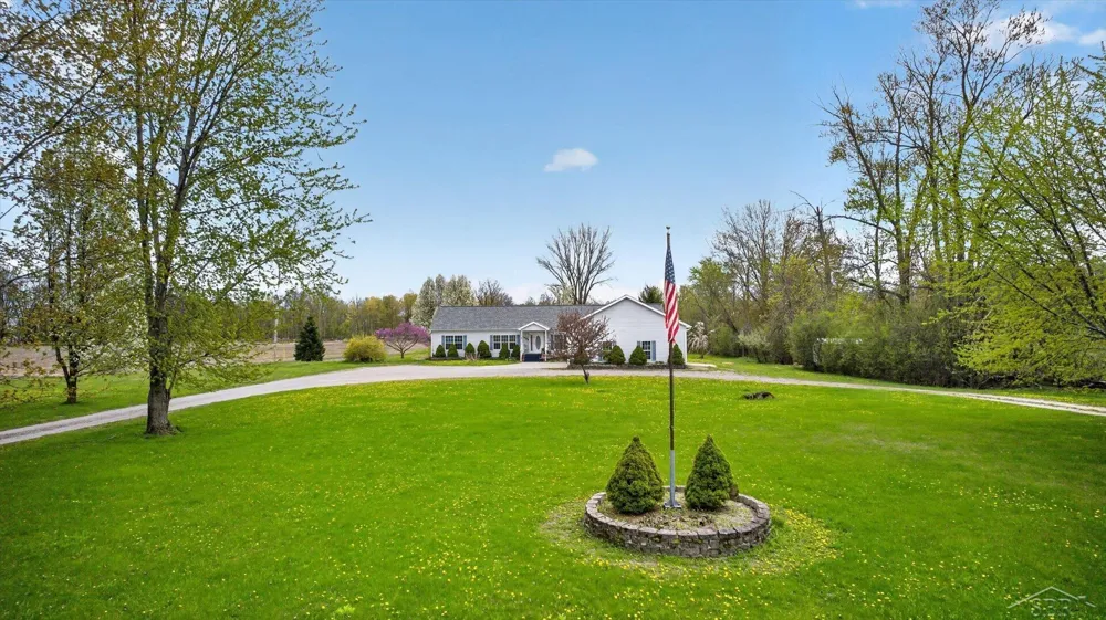 11087 Pierce Road Tittabawassee Township, MI 48623