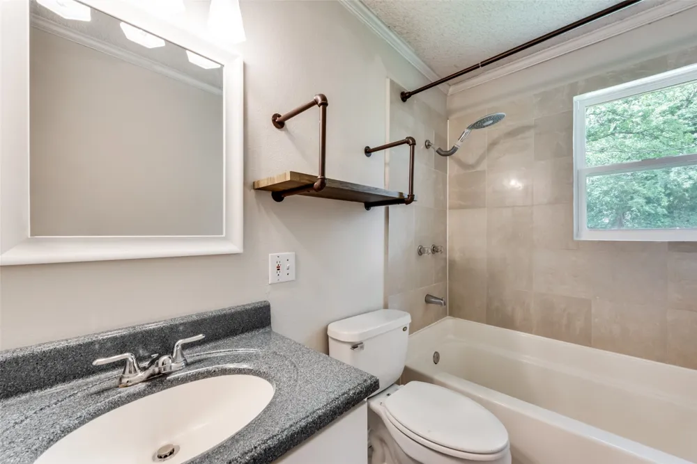 438 Daniel Street Richardson, TX 75080