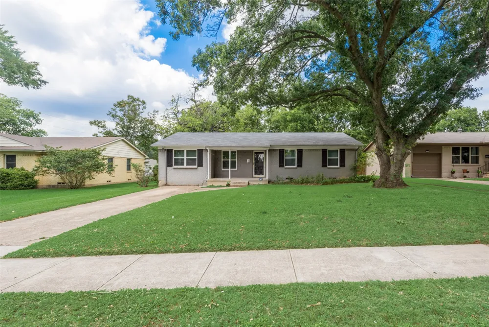 438 Daniel Street Richardson, TX 75080