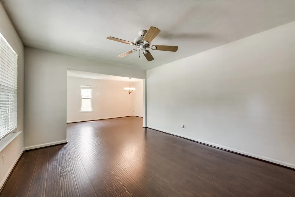 438 Daniel Street Richardson, TX 75080