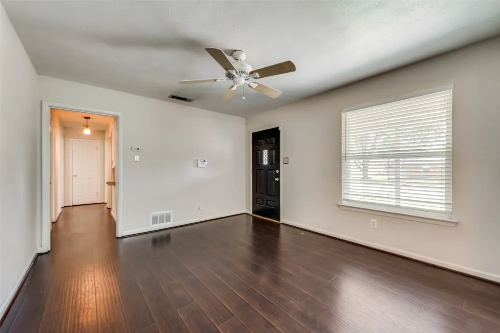 438 Daniel Street Richardson, TX 75080