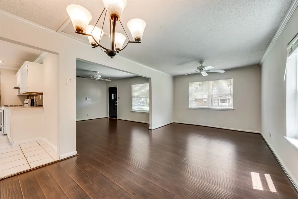 438 Daniel Street Richardson, TX 75080