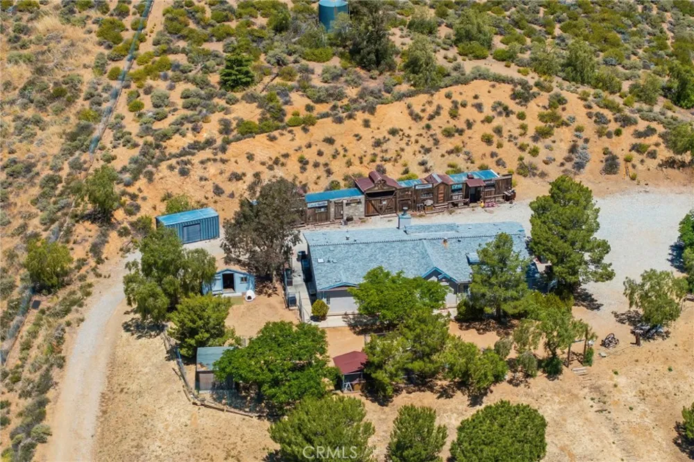 35675 Peppertree Agua Dulce, CA 91390
