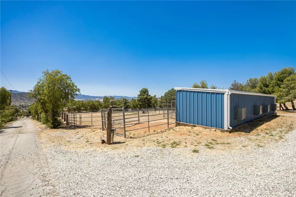 35675 Peppertree Agua Dulce, CA 91390