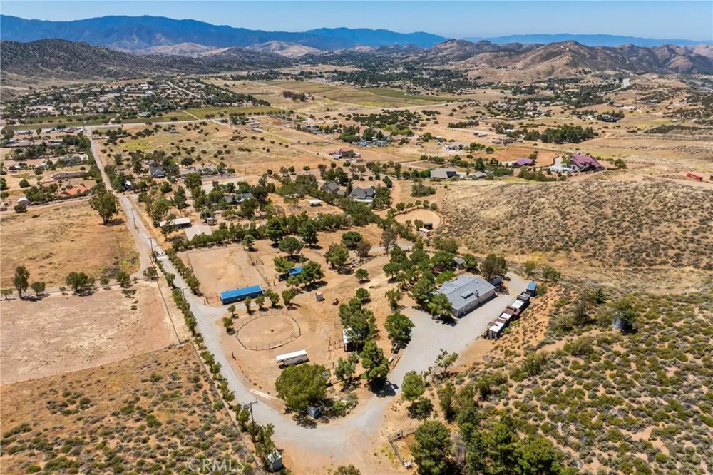 35675 Peppertree Agua Dulce, CA 91390