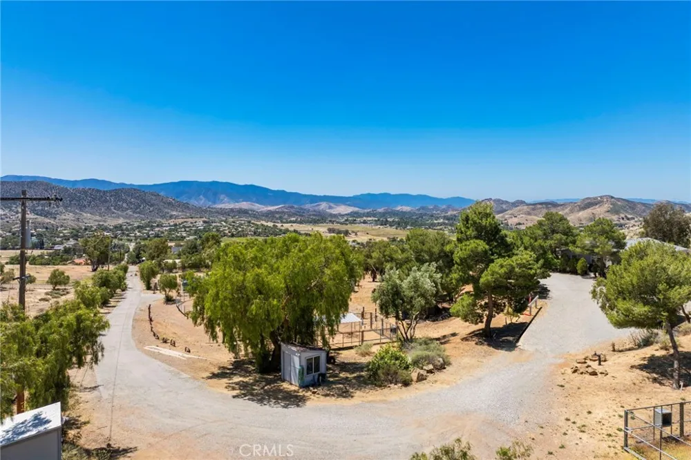 35675 Peppertree Agua Dulce, CA 91390