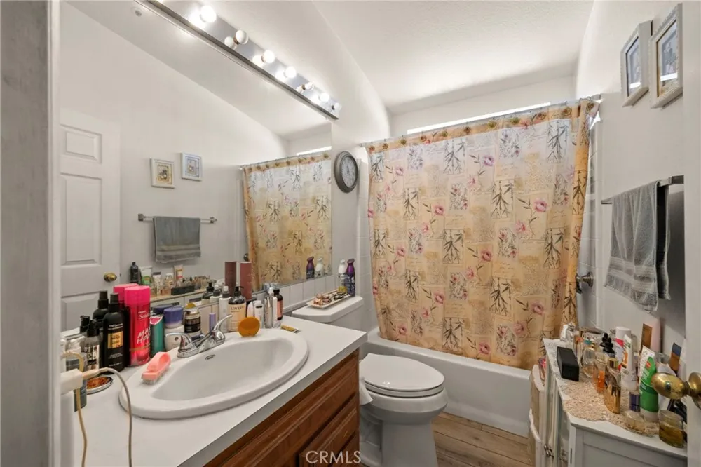 35675 Peppertree Agua Dulce, CA 91390