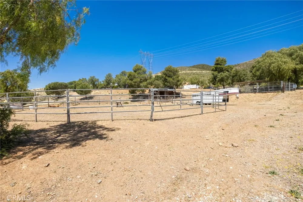 35675 Peppertree Agua Dulce, CA 91390