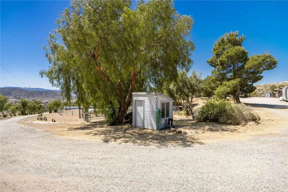 35675 Peppertree Agua Dulce, CA 91390
